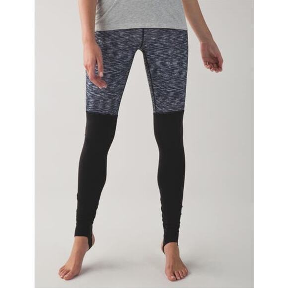 Lululemon Wunder Under Stirrup Pants Dramatic Static White Black Size 4 - Picture 2 of 6